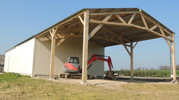 charpente bois hangar