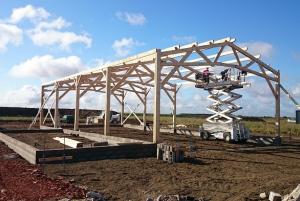 montage d'un bâtiment en bois