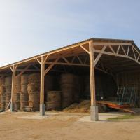 HANGAR BATIMENT DE STOCKAGE FOURRAGE EN KIT BOIS 