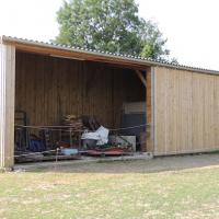 ATELIER CHARPENTE ET BARDAGE EN BOIS 